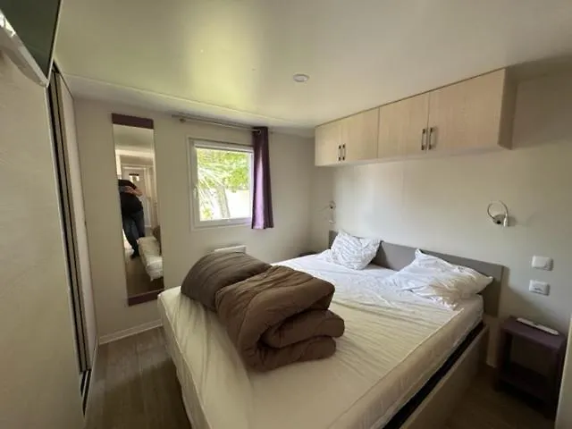 Le Clos Des Soulacaises Кемпинг *