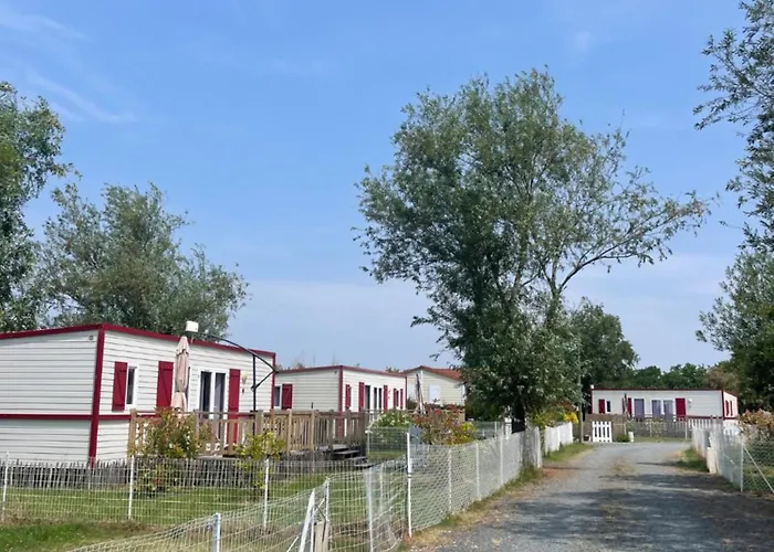 Le Clos Des Soulacaises Кемпинг *